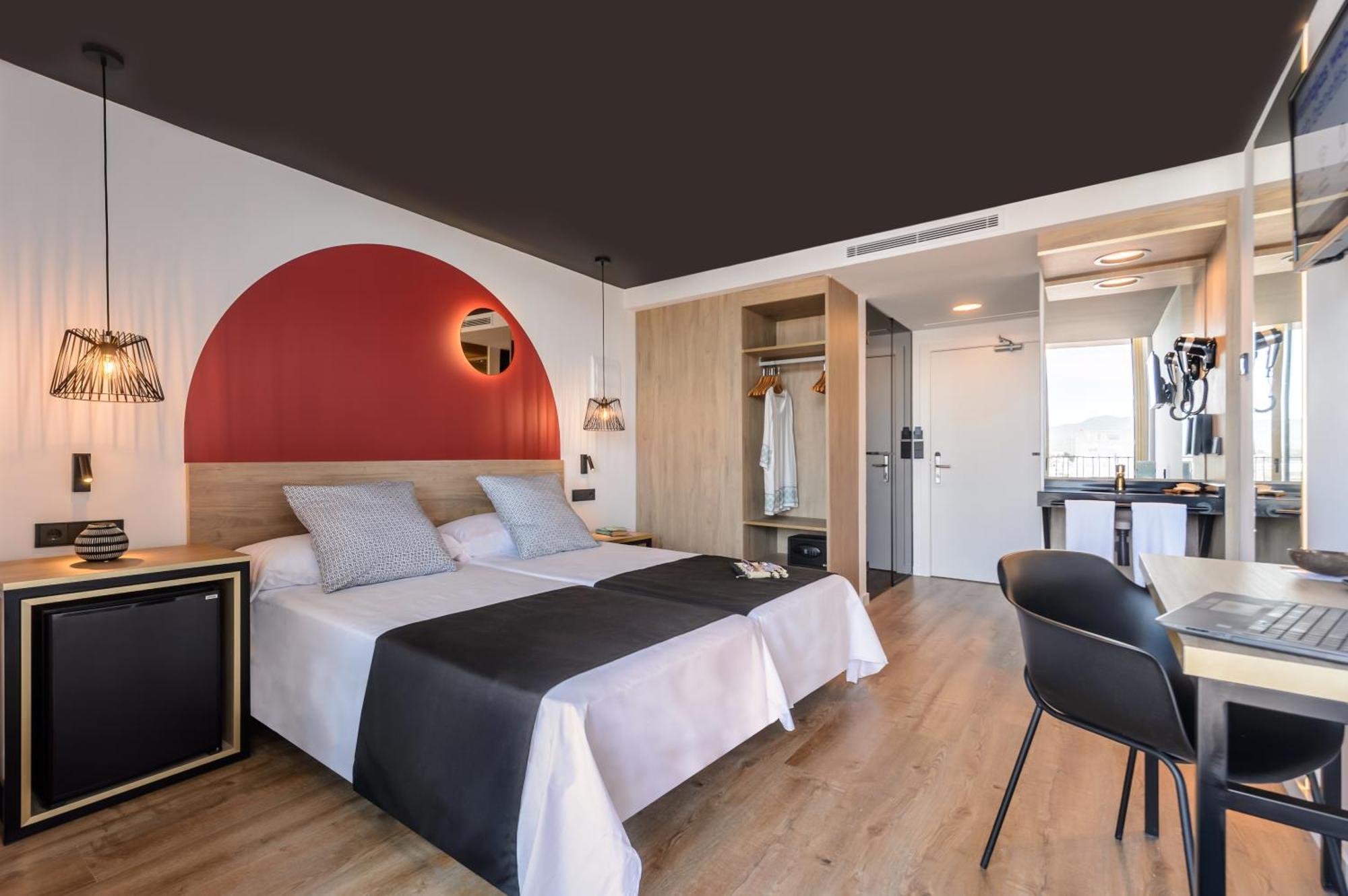 Hotel Vibra District - Adults Only San Antonio  Kültér fotó